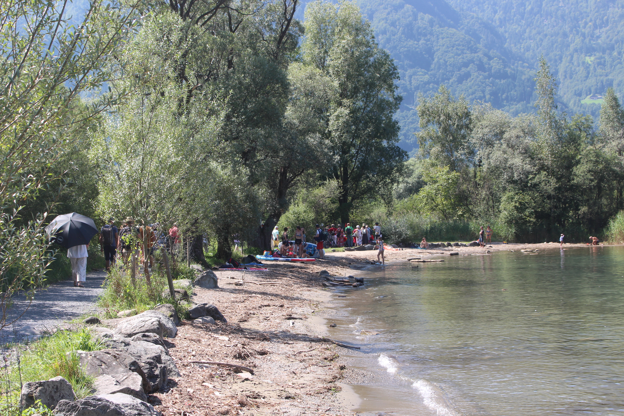 Badestrand und Feuerstelle